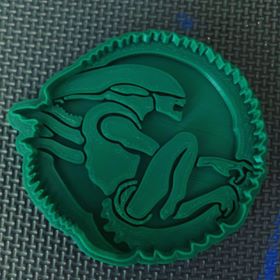 3D Printed Cookie Cutter Inspired by Aliens Xenomorph
