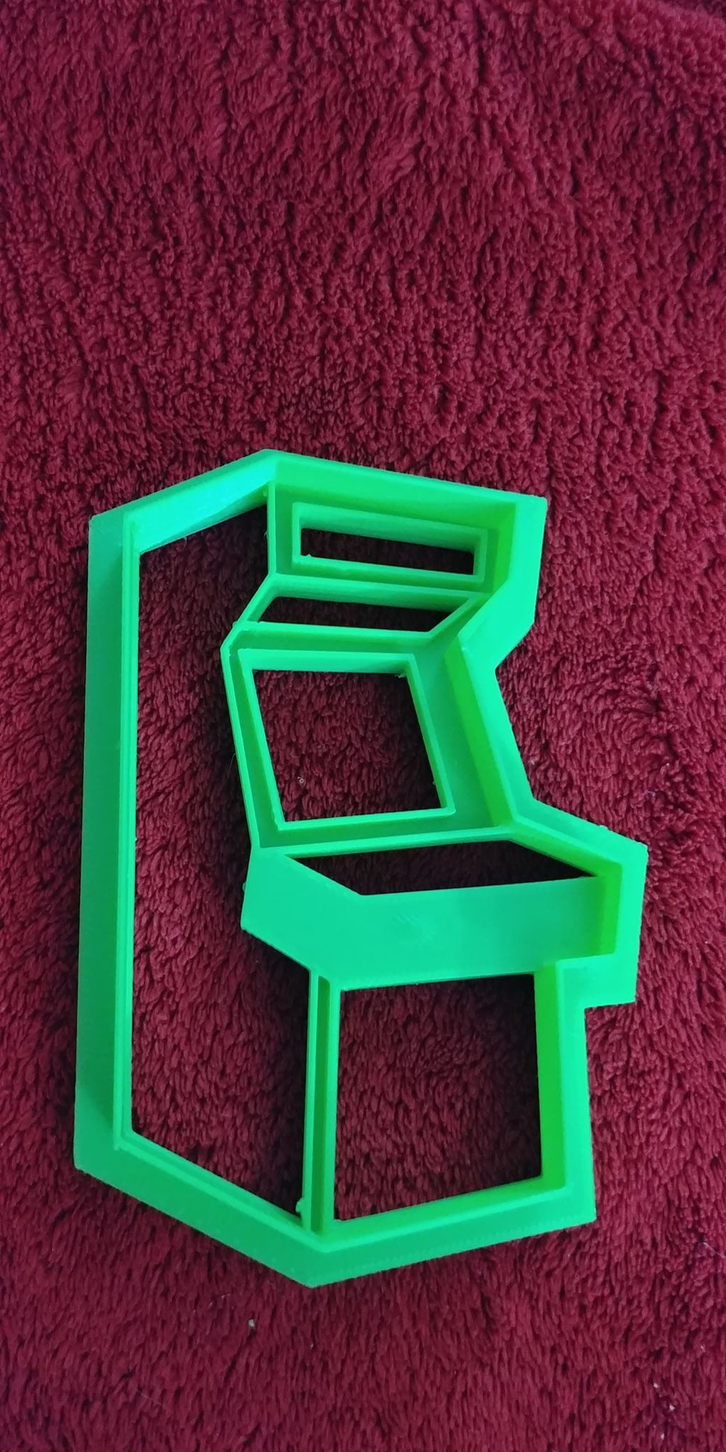 3D Printed Cookie Cutter Inspired by Vintage Arcade Cabinet